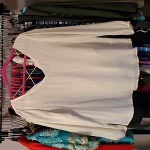 14th & Union Cream V-neck Blouse